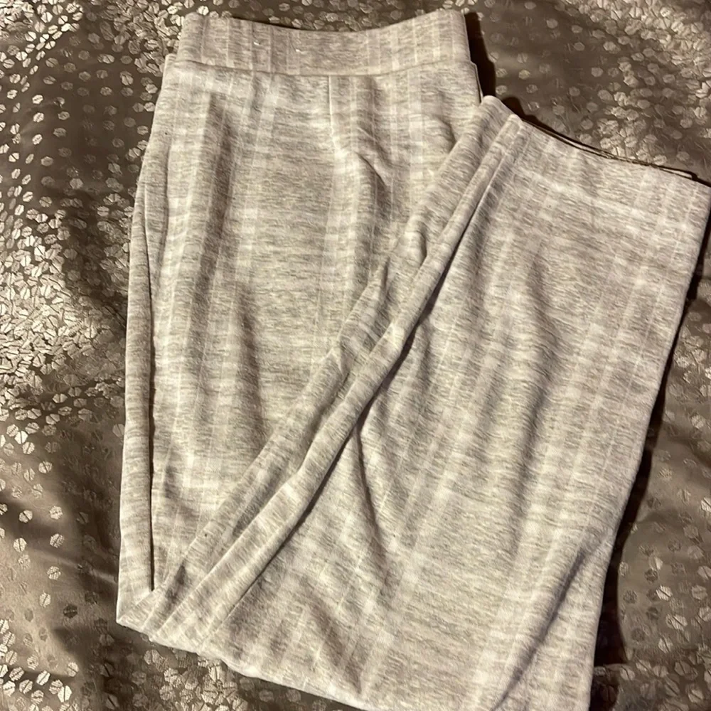 EUC Plaid grey and white pants - Picture 1 of 4